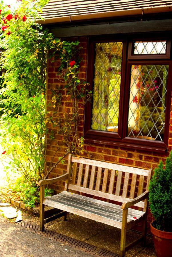 Tovey Lodge Hassocks エクステリア 写真