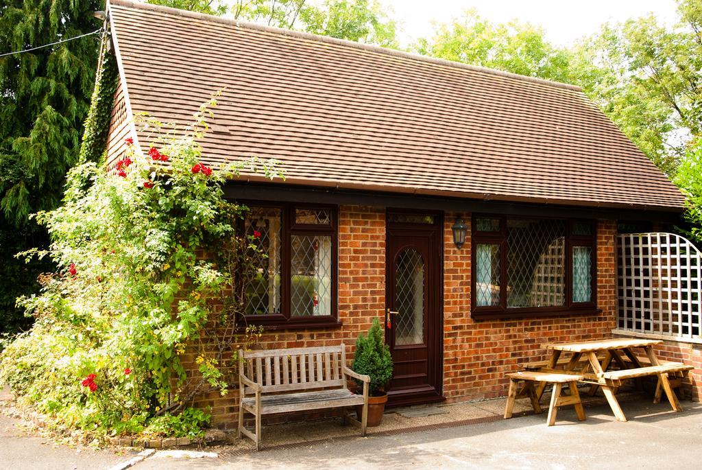Tovey Lodge Hassocks エクステリア 写真